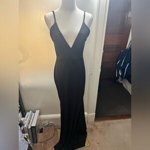 NWOT Elegant Black Maxi Evening Dress - Size L